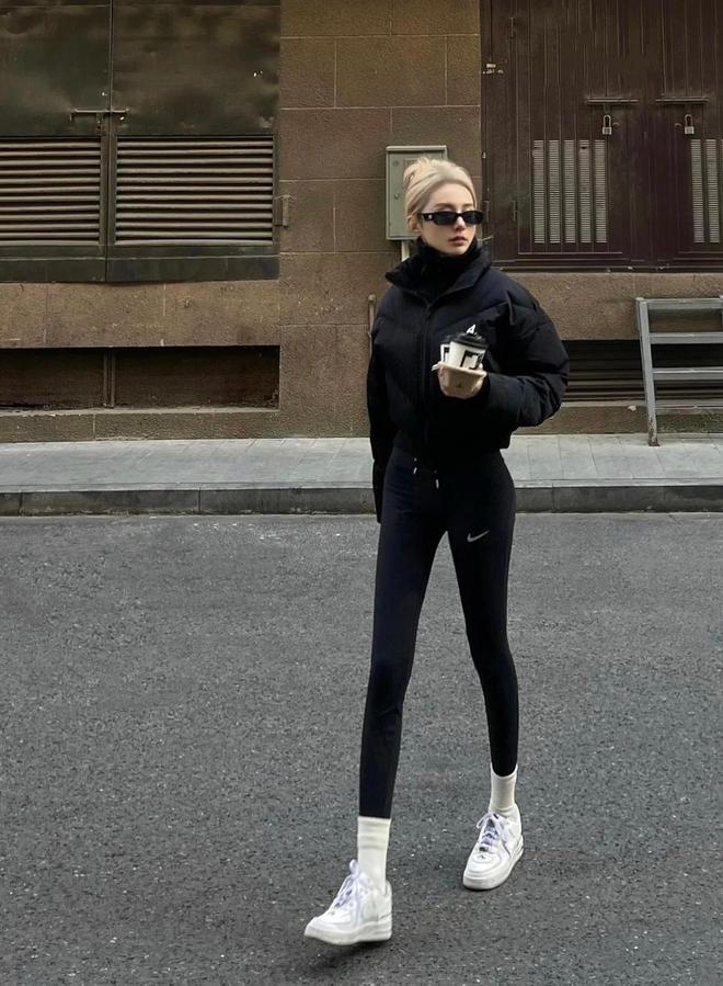 裤装选择：简约百搭尽显优雅风范凯发app网站中年女性冬季的