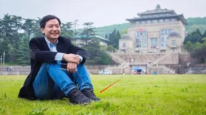 200亿暴跌10倍“一代鞋王”跌落神坛K8凯发登录中产不爱穷鬼不穿！市值从(图14)