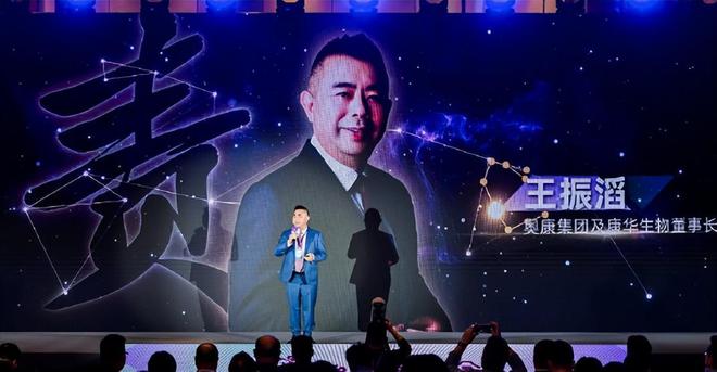 200亿暴跌10倍“一代鞋王”跌落神坛K8凯发登录中产不爱穷鬼不穿！市值从(图17)